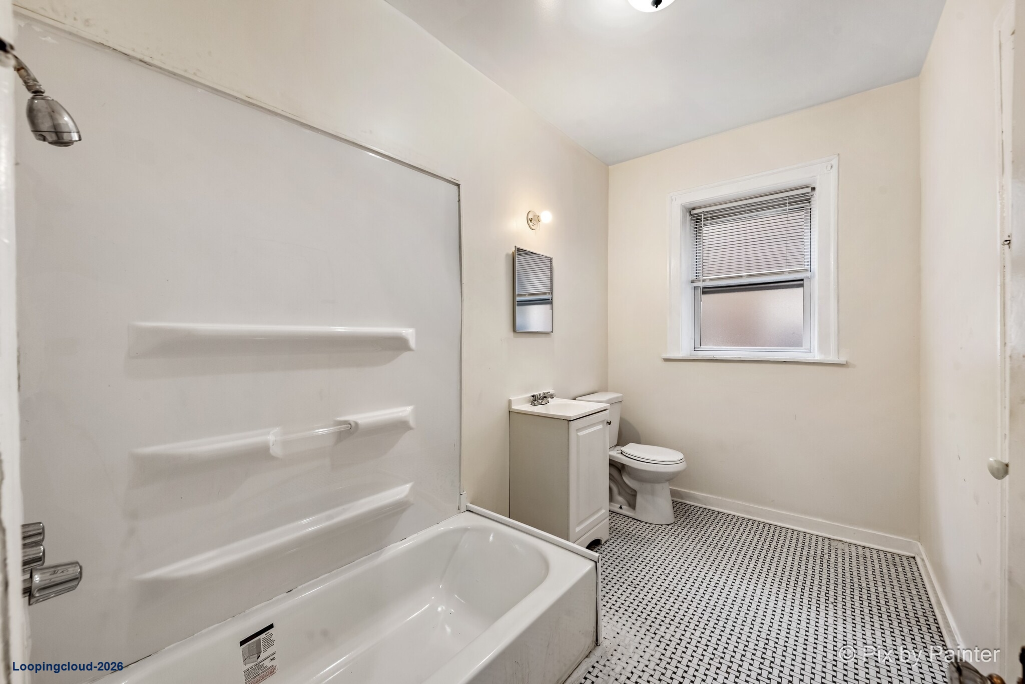 6-Unit Chicago Investment Property – 7833 S Kingston Ave, 60649 – $599k