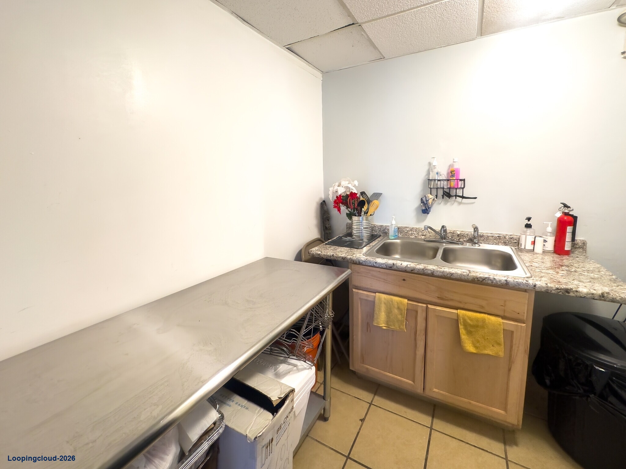 Prime Commercial Opportunity: 900 SF Office/Retail Condo in Bronzeville Offered at $180,000 | Located at 401-417 E Oakwood Blvd (Grand Terrace)