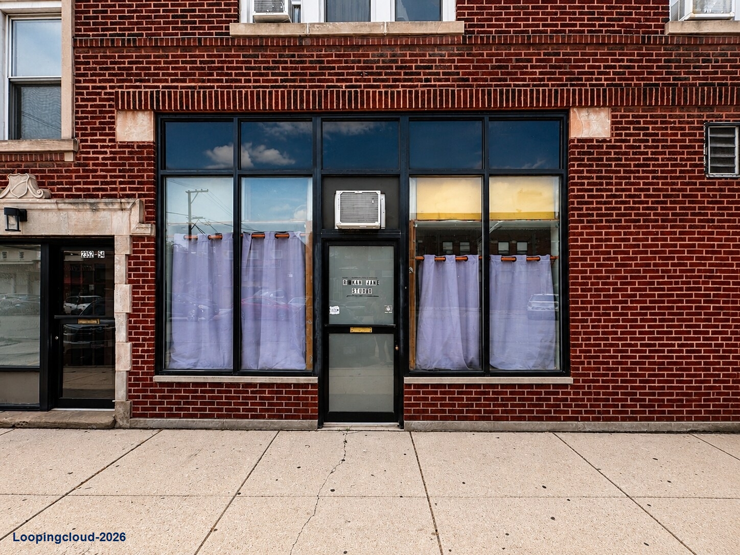 Prime 350 SF Retail Opportunity in Logan Square: 2354 N. Saint Louis Ave, Chicago 60647