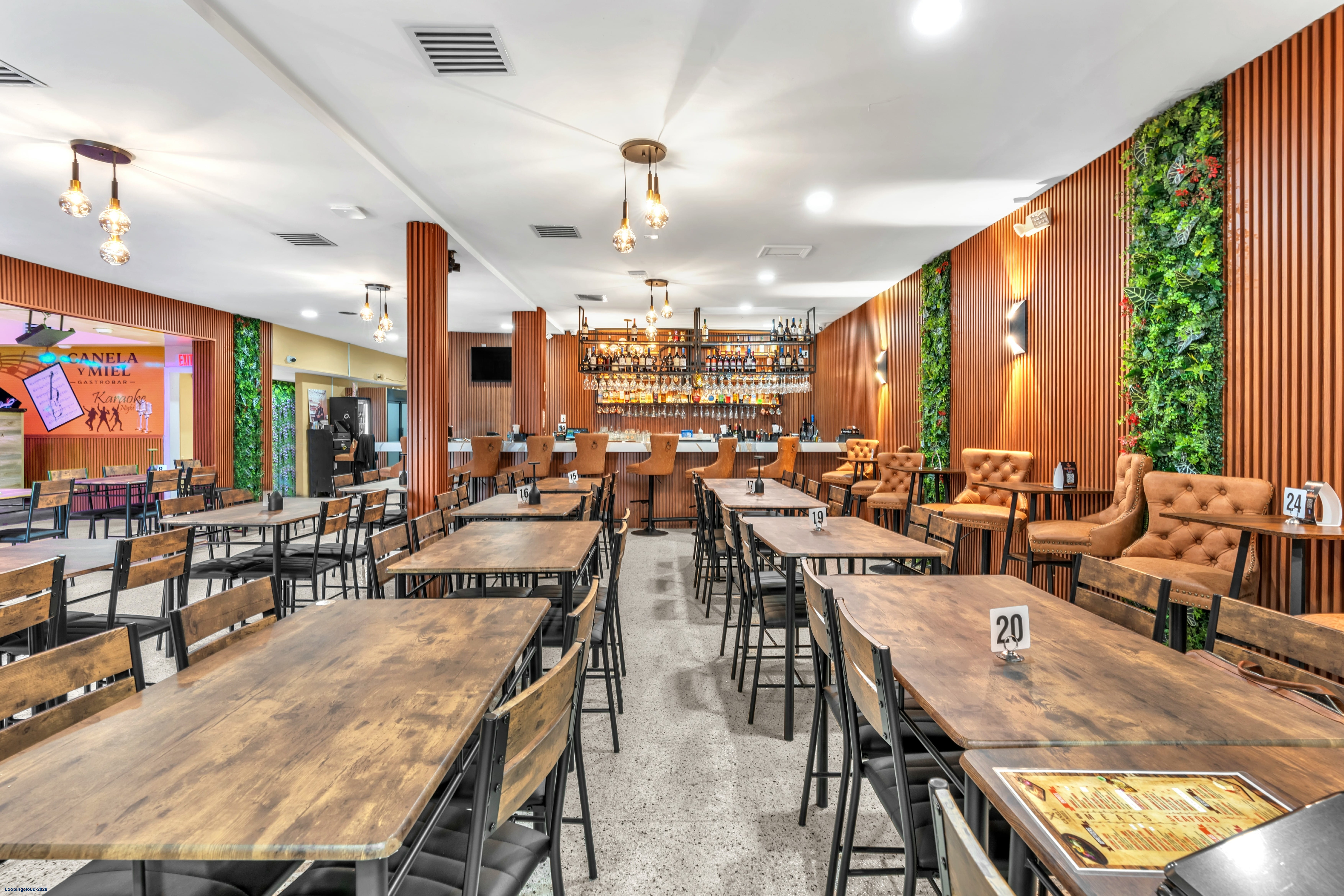 365 N ROYAL POINCIANA BLVD TURN-KEY RESTAURANT INVESTMENT