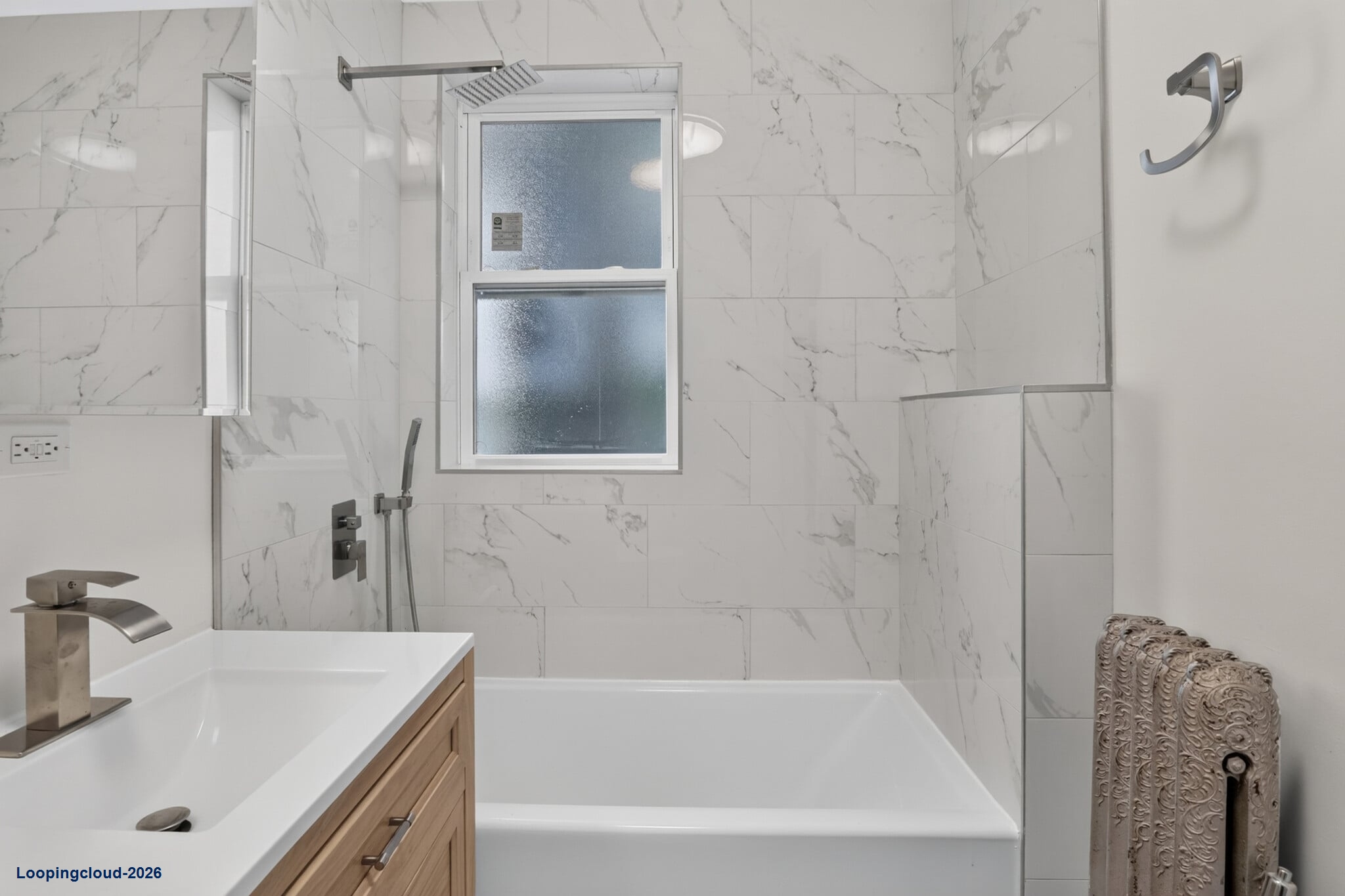 1528 E 74th Pl, Chicago IL 60619: 6-Unit Apartment Building | $680,000 ($113,333/Unit) – 8.37% Cap Rate