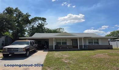 Single family home for sale at 3940 Berkshire Dr Sarasota, FL 34241