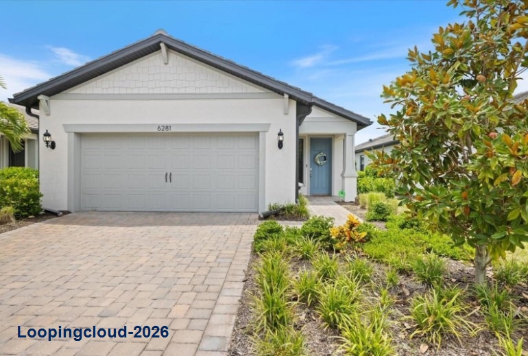 6281 Winding Pine Dr Nokomis, FL 34275