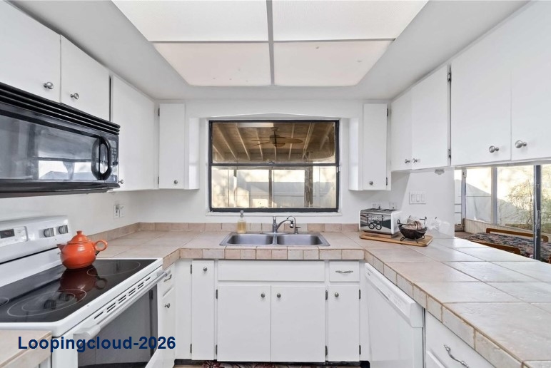 2118 Wells Avenue Sarasota, FL 34232