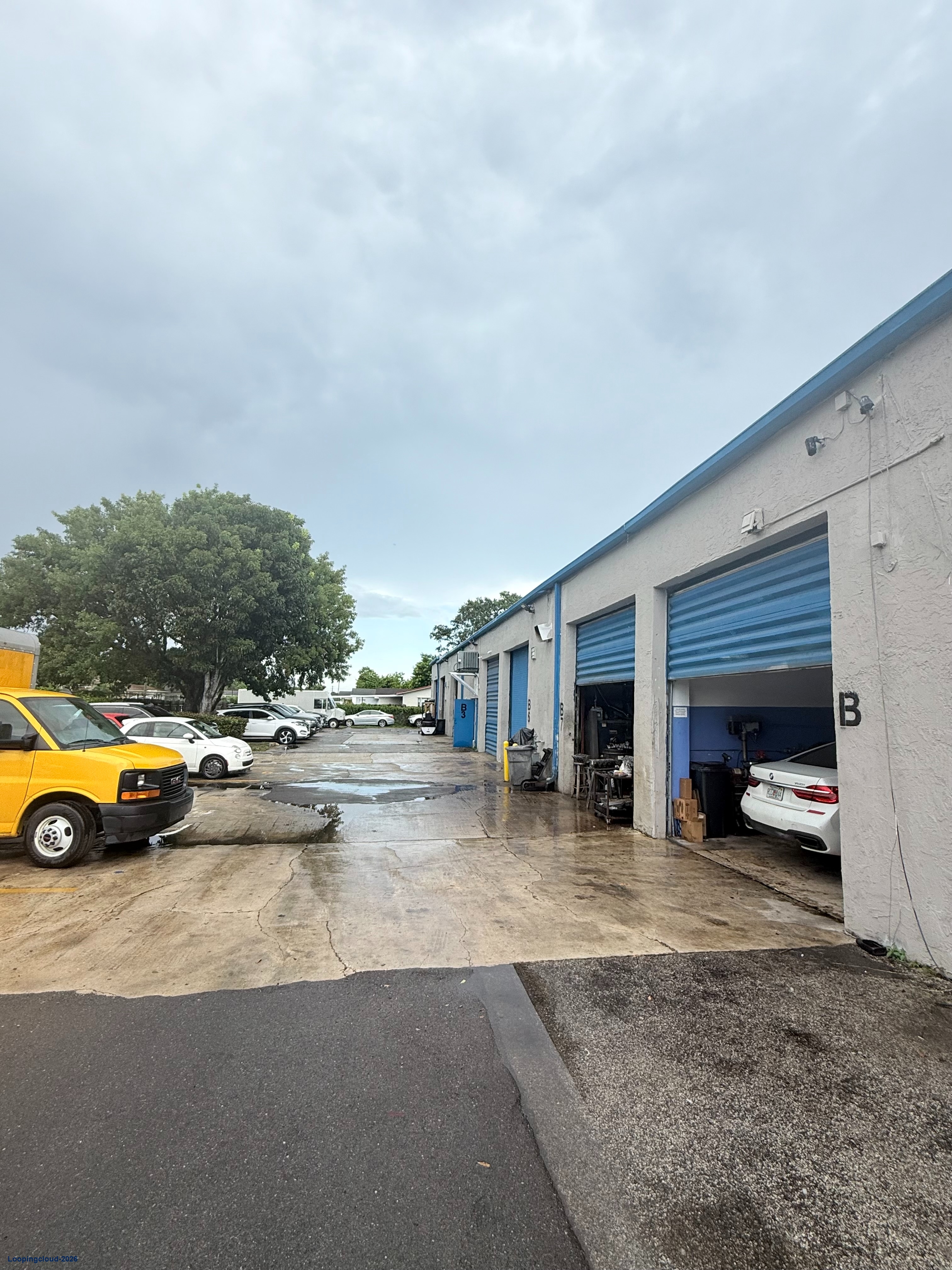 Warehouse for lease at 4711 W Hallandale Beach Blvd, West Park FL