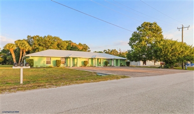 Okeechobee Multifamily Portfolio 6units 2 properties at  810 SW 2nd Street • Okeechobee, FL 34974