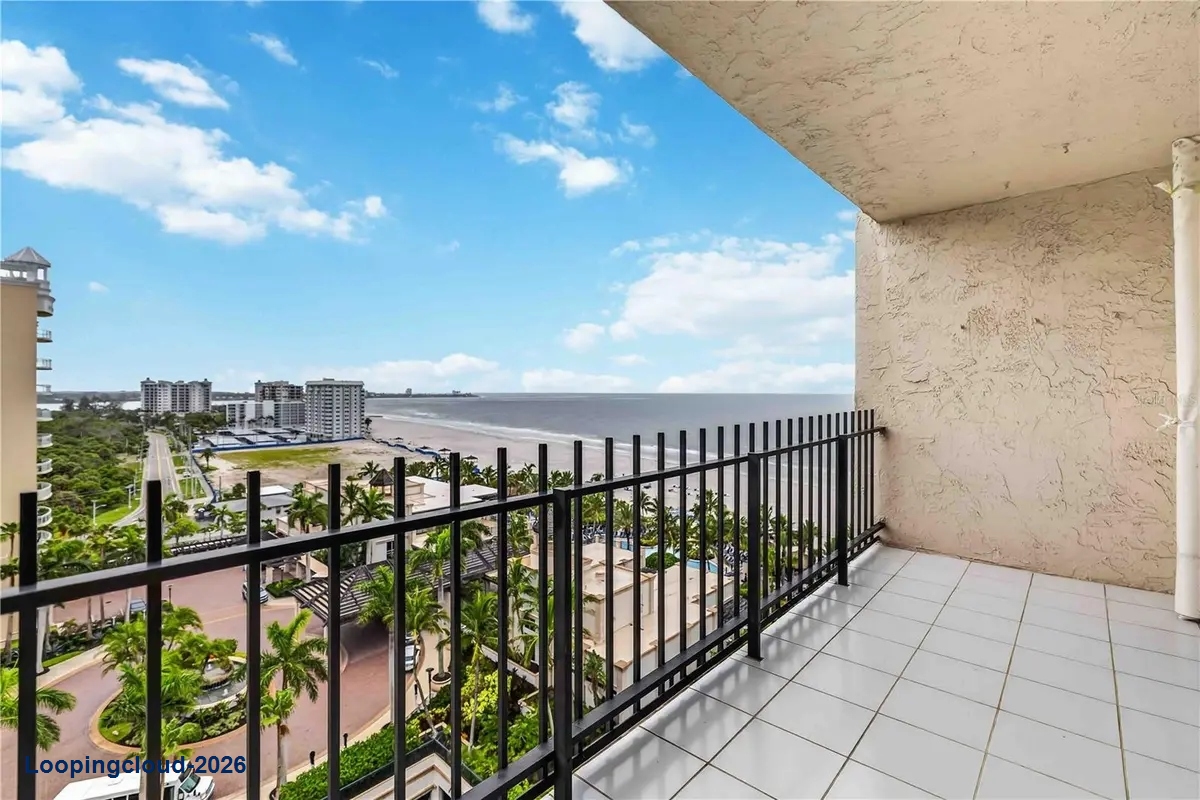 1212 BEN FRANKLIN DR #1205 Sarasota, FL 34236