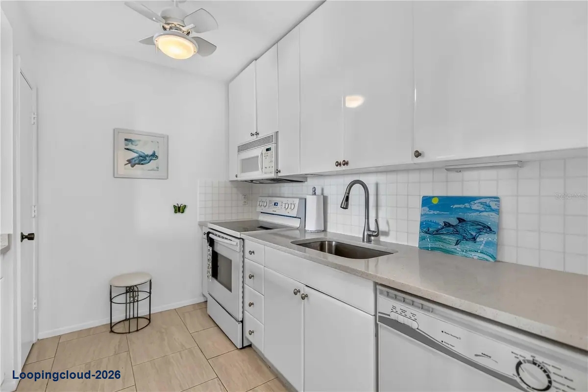 1212 BEN FRANKLIN DR #1205 Sarasota, FL 34236