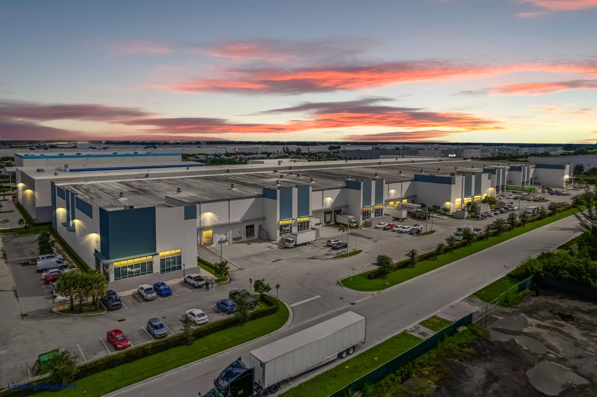 Industrial & Commercial  Warehouses For Lease in CROSSPOINTE COMMERCE CENTER, FL 33018