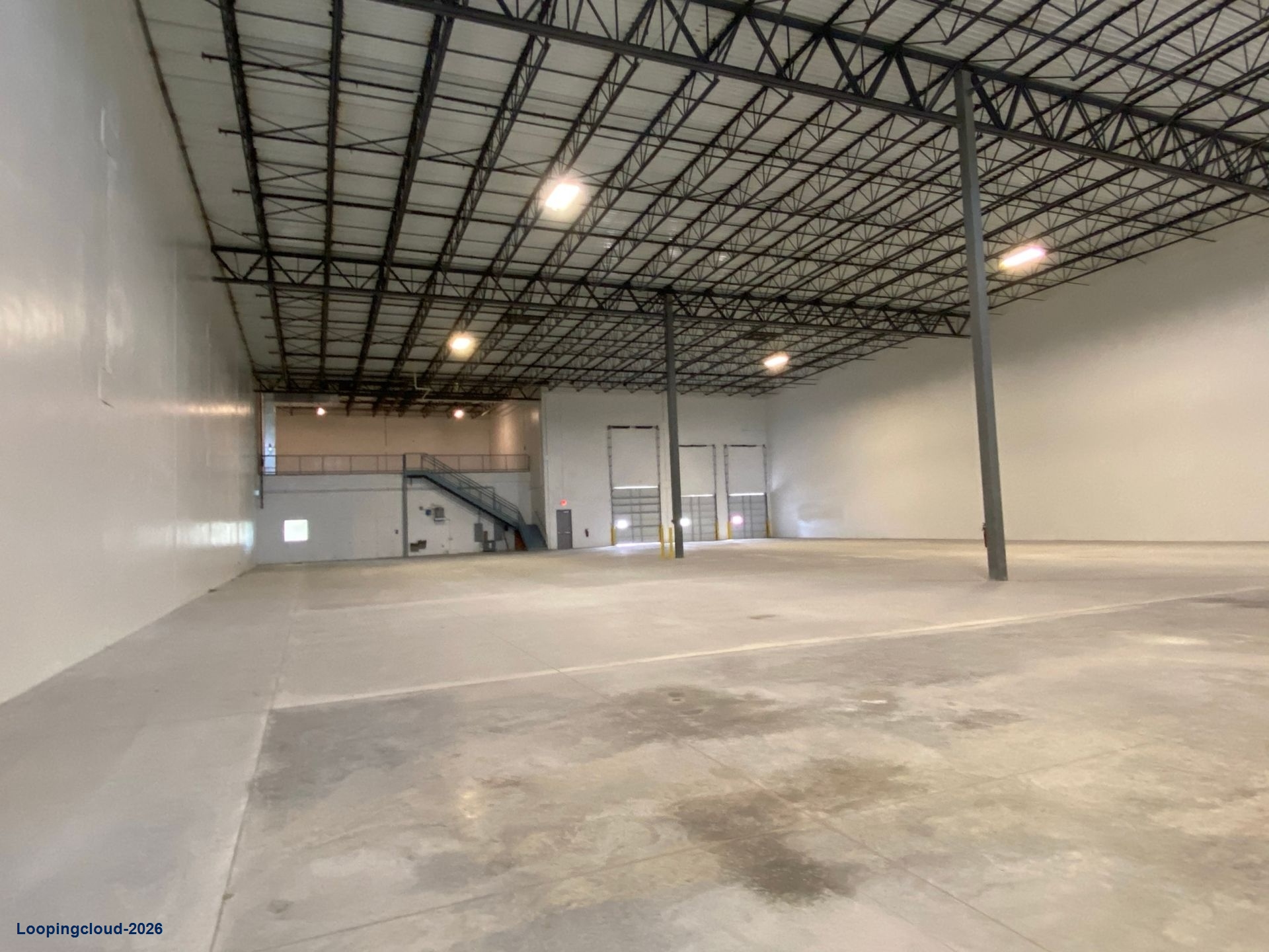 Industrial & Commercial  Warehouses For Lease in CROSSPOINTE COMMERCE CENTER, FL 33018