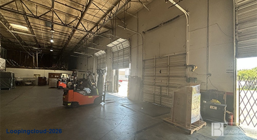 Prime Arlington Distribution Warehouse | 20,000 - 50,000 SF Available