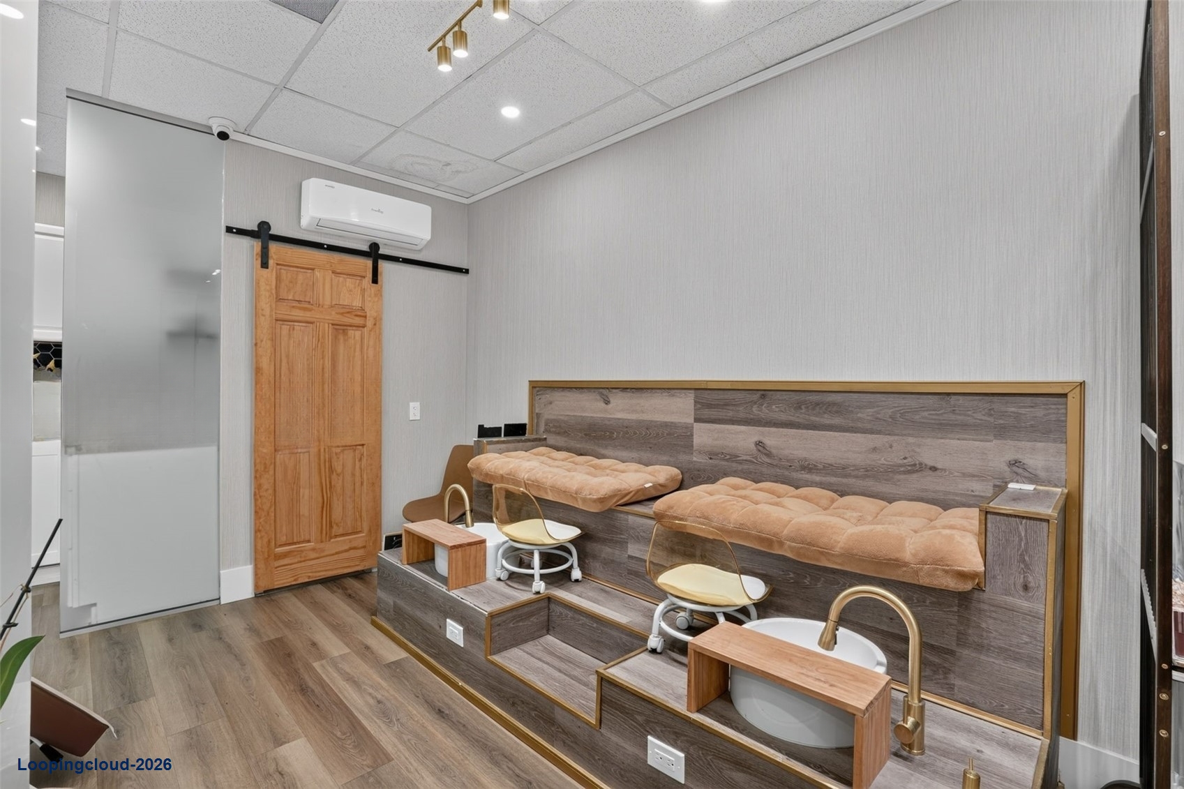 Nail Salon for Sale in In Westchester Miami, FL 33155 | Low Rent