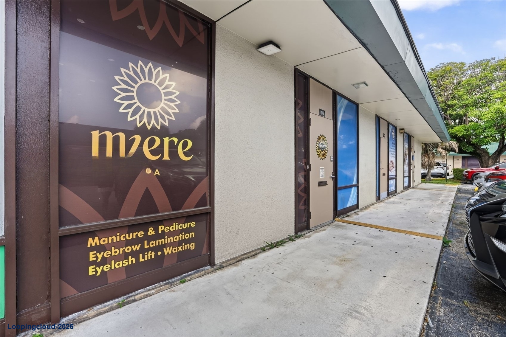 Nail Salon for Sale in In Westchester Miami, FL 33155 | Low Rent