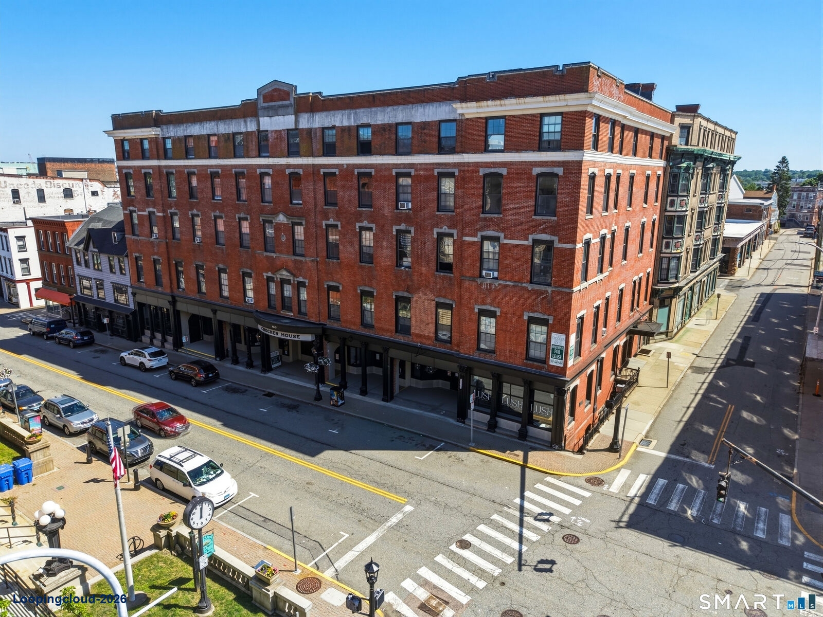 New London Area Multi-Family Home