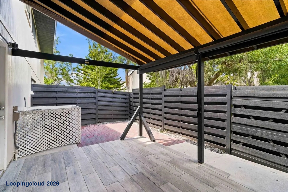 1006 LONGFELLOW CT Sarasota, FL 34243