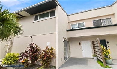 1006 LONGFELLOW CT Sarasota, FL 34243
