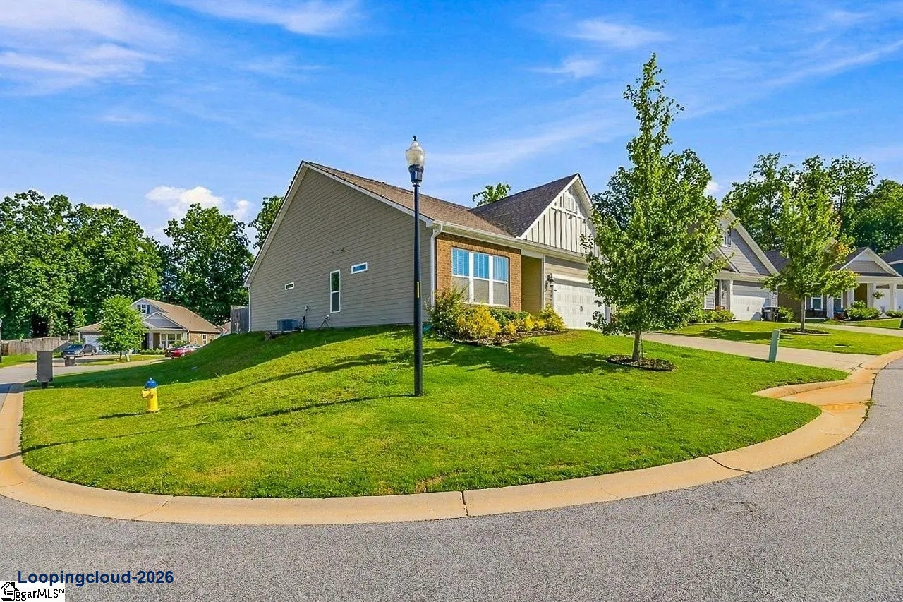 516 Raleighwood Ln, Simpsonville, SC 29681 | 3 Bed Ranch Home For Sale