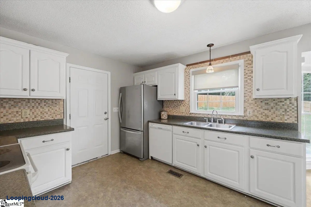 402 Latrobe Dr, Simpsonville, SC 29681 | Colonial Home in Chatham Woods