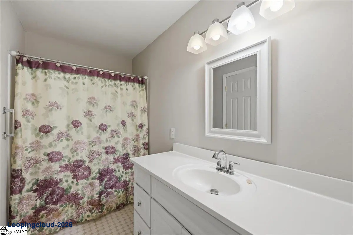 402 Latrobe Dr, Simpsonville, SC 29681 | Colonial Home in Chatham Woods