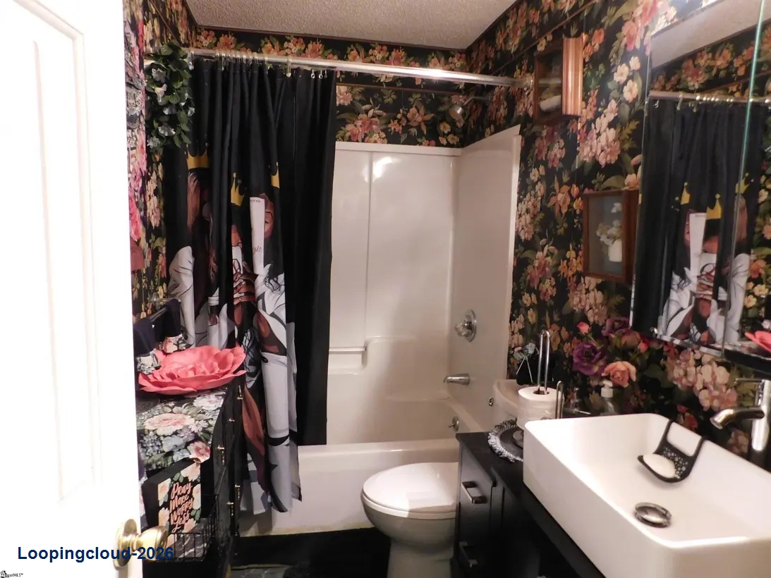 please, rephrase this property information, keep it long and make it perfectly fit into the Google SEO. Also give me a META short description: