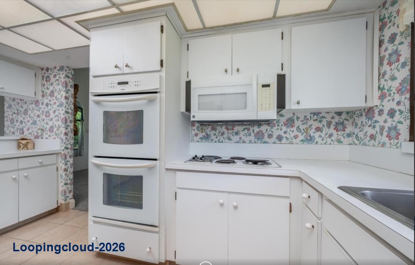 Distinctive Townhome for Sale in Grenelefe Community, Florida
