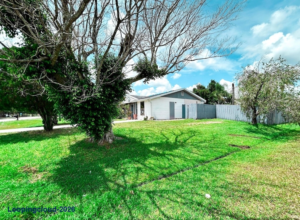 201 NW Floresta Dr, Port Saint Lucie, FL | Pool Home on Corner Lot
