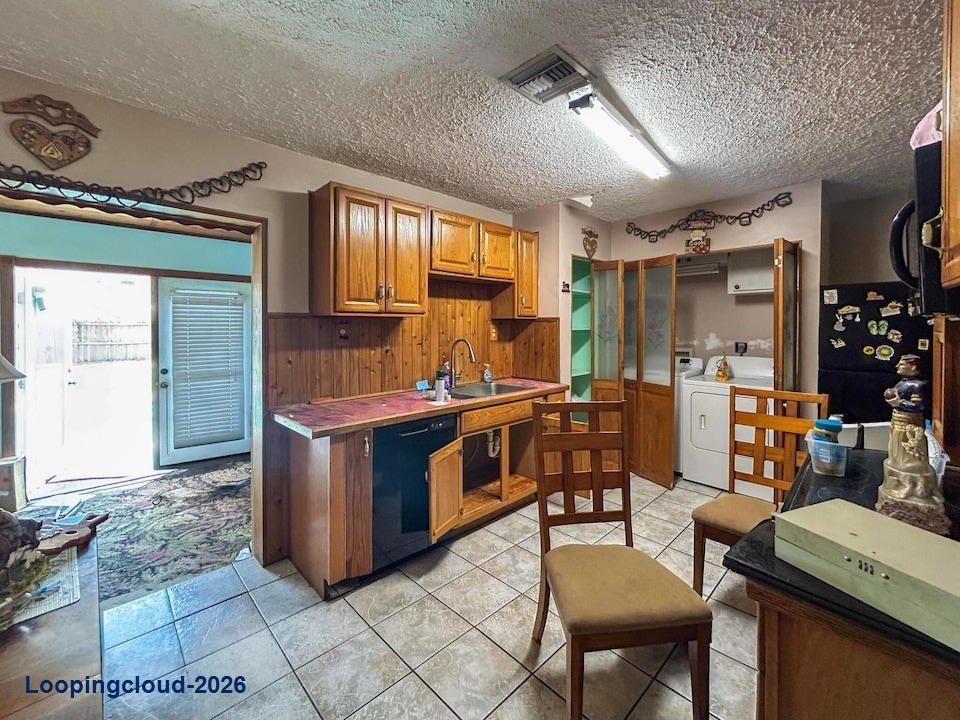 201 NW Floresta Dr, Port Saint Lucie, FL | Pool Home on Corner Lot