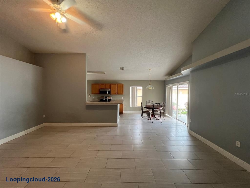 218 Royal Ridge Dr, Davenport, FL 33837 | 3 Bed Home in Gated Royal Ridge