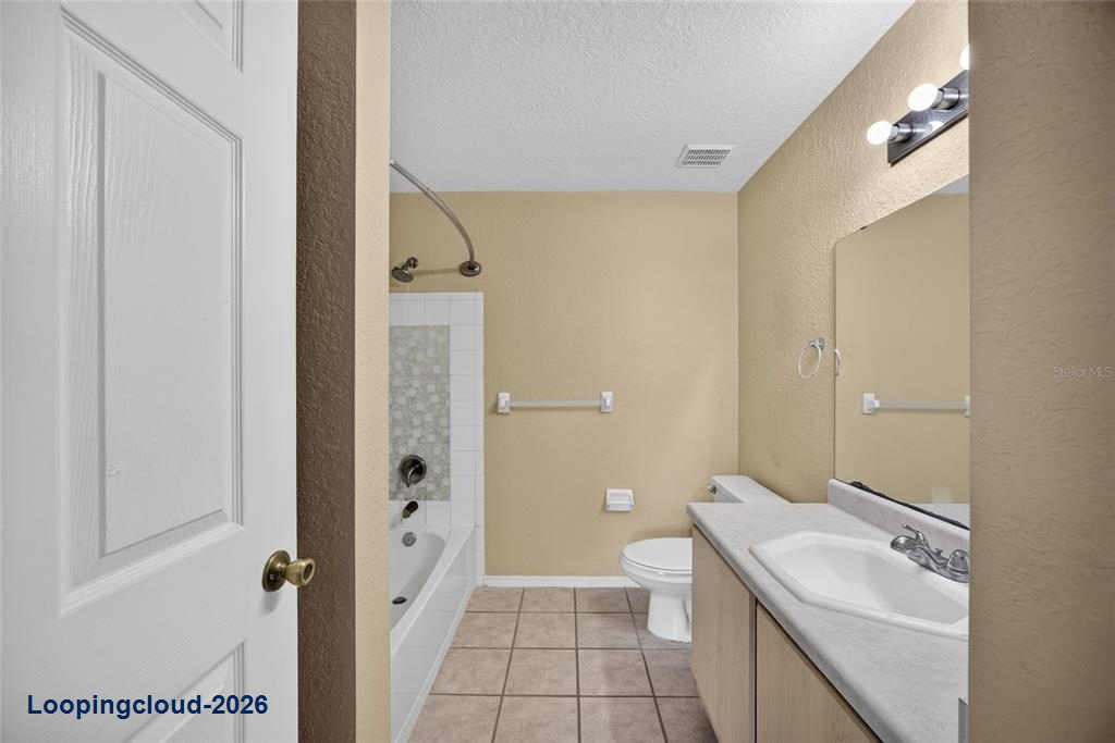 14013 Fairway Island Dr #428, Orlando, FL 32837 | Renovated Golf View Condo