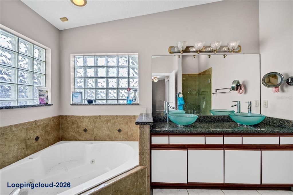 2619 Heron Landing Ct, Orlando, FL 32837 | Waterfront Pool Home in Hunter