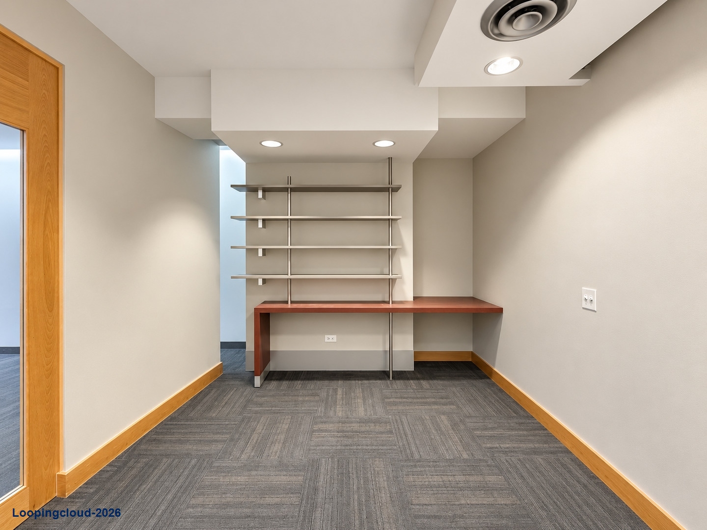 Single-Tenant Office and Retail Space for Lease in Hyde Park, Chicago