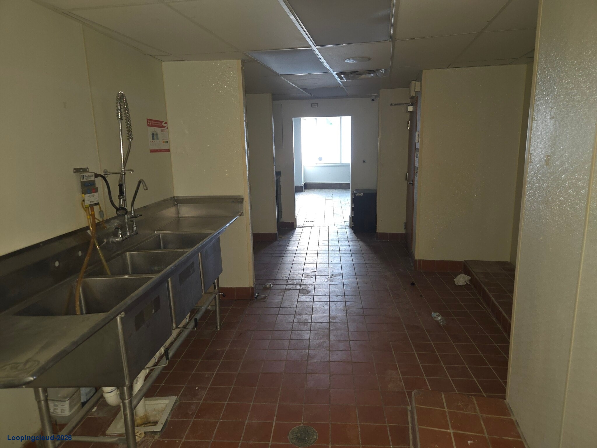 Retail, Service, and Restaurant End-Cap Space for Lease in Florida