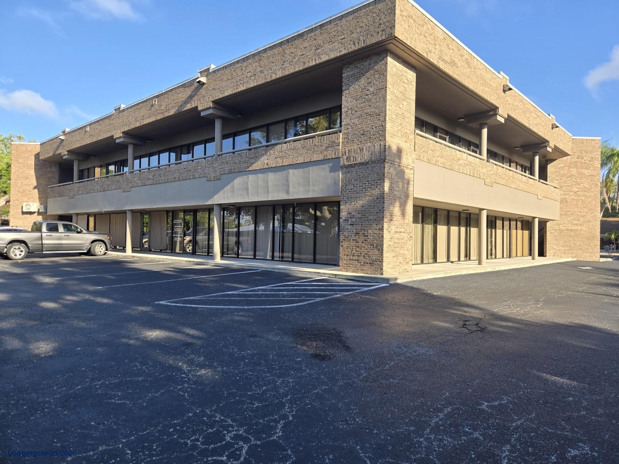 Prima Plaza Professional Office Building for Lease on Swift Road in Sarasota, FL