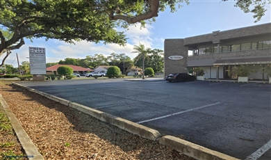 Prima Plaza Professional Office Building for Lease on Swift Road in Sarasota, FL