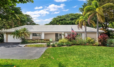 3745 OAKS CLUBHOUSE Drive V-8 Pompano Beach Florida, 33069 | 3745 OAKS CLUBHOUSE Drive V-8
