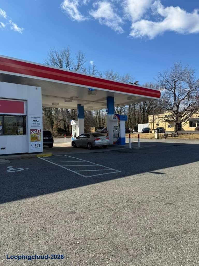 High-Yield Gas Station & C-Store For Sale | Lexington, NC ($1.515M | 13.86% Cap Rate)