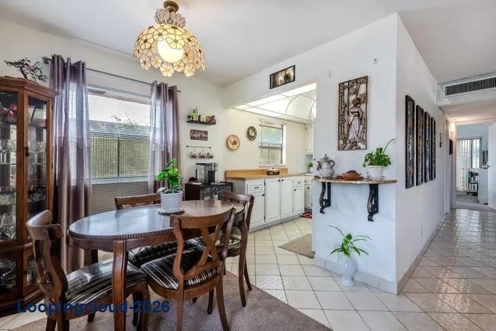 Turnkey Corner Condo in Kings Point | 2 Bed, 2 Bath Furnished Residence in Delray Beach