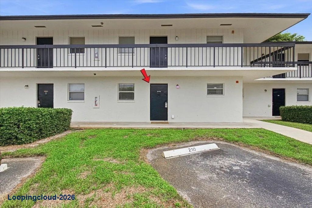 Charming 1-Bed Rental in First Encounter Condo | Delray Beach, FL