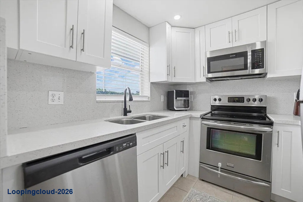 Charming 1-Bed Rental in First Encounter Condo | Delray Beach, FL