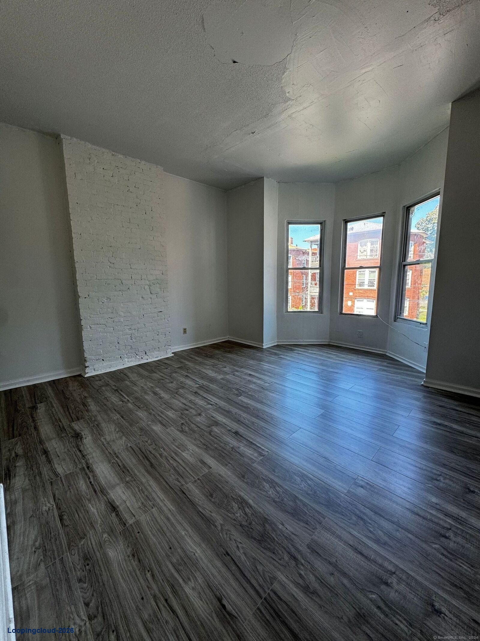 43 Seyms St #2, Hartford CT | 4-Bed Apartment For Rent