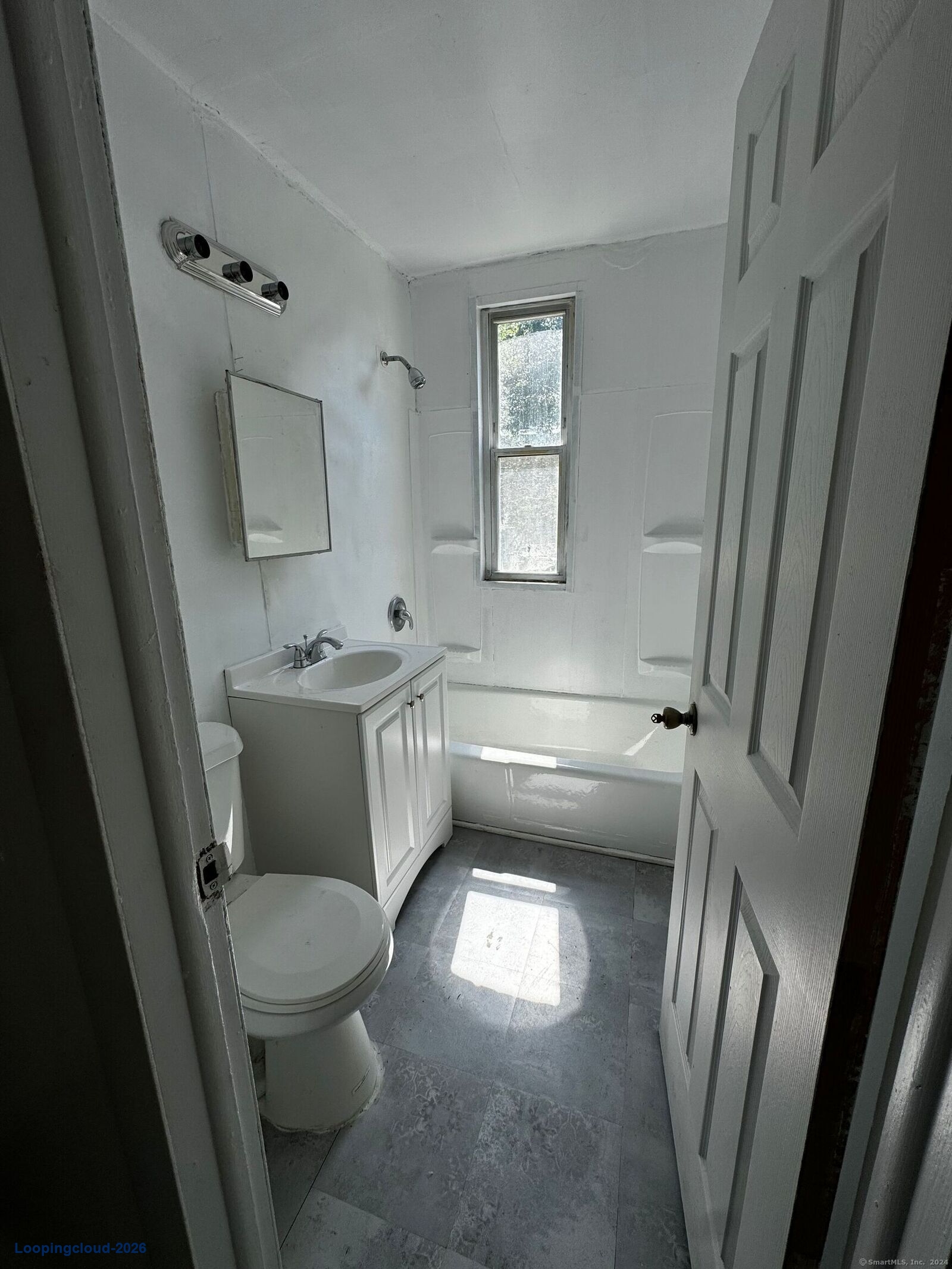 43 Seyms St #2, Hartford CT | 4-Bed Apartment For Rent