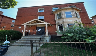 43 Seyms St #2, Hartford CT | 4-Bed Apartment For Rent