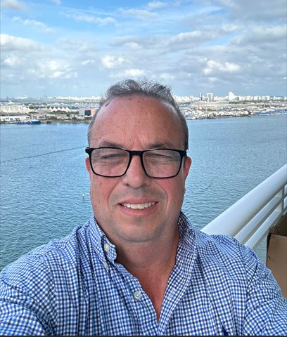 Jorge Gonzalez - Real estate Broker/Agent, South Miami Florida | loopingcloud.com